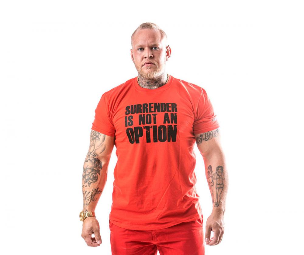 BAO motivaatiopaita, Surrender is not an option, punainen