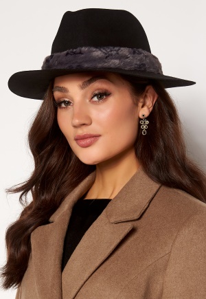 Guess Cap Black L